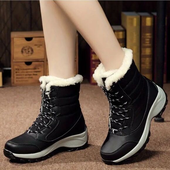 Ladies hiking non Slip snow boots sz 6.5 - Picture 3 of 11